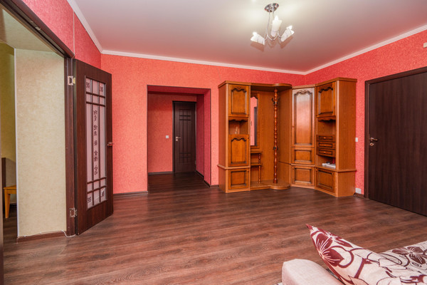 Продам двухкомнатную (2-комн.) квартиру, Революции пр-кт, 9А, Воронеж г