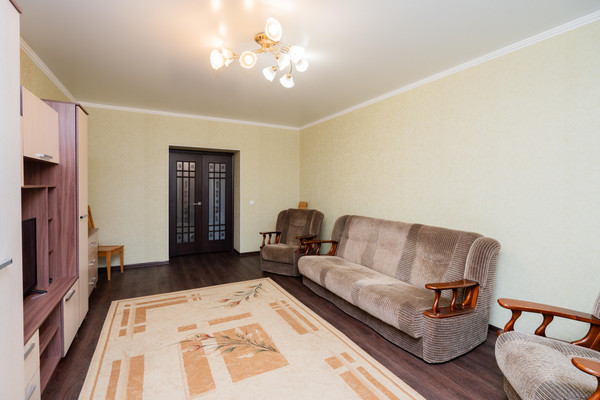 Продам двухкомнатную (2-комн.) квартиру, Революции пр-кт, 9А, Воронеж г