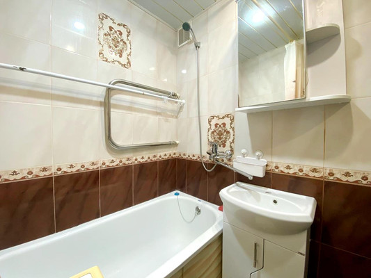 Продам трехкомнатную (3-комн.) квартиру, Строителей пр-кт, 60, Пенза г