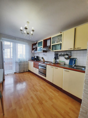 Продам трехкомнатную (3-комн.) квартиру, Кулахметова ул, 15, Казань г