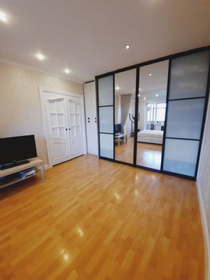 Продам трехкомнатную (3-комн.) квартиру, Кулахметова ул, 15, Казань г