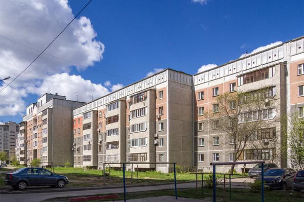 Продам трехкомнатную (3-комн.) квартиру, Кулахметова ул, 15, Казань г