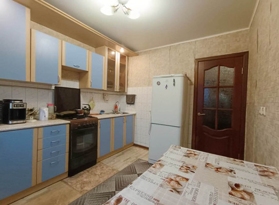 Продам однокомнатную (1-комн.) квартиру, Футбольная ул, 2, Иваново г