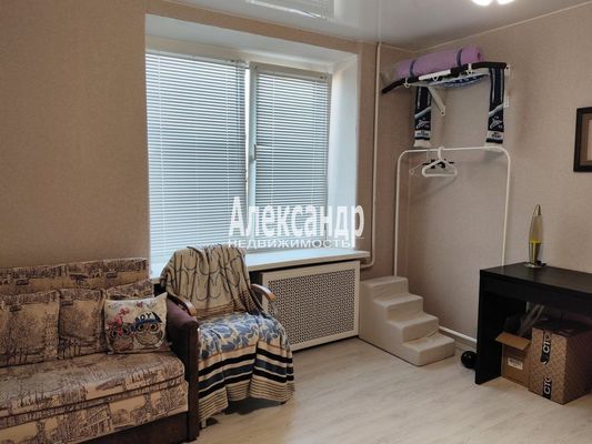 Продам трехкомнатную (3-комн.) квартиру, Апрельская ул, 3, Санкт-Петербург г