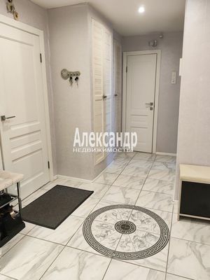 Продам трехкомнатную (3-комн.) квартиру, Апрельская ул, 3, Санкт-Петербург г