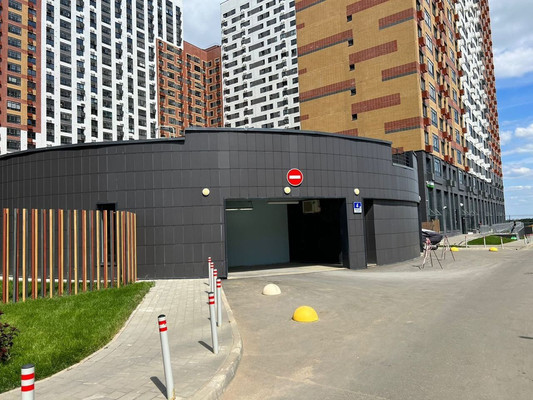 Продам трехкомнатную (3-комн.) квартиру, Южный (Южная Битца мкр.) б-р, 4, Битца п