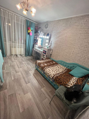 Продам трехкомнатную (3-комн.) квартиру, Октябрьская ул, 2, Тельмана п