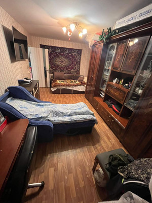 Продам трехкомнатную (3-комн.) квартиру, Октябрьская ул, 2, Тельмана п