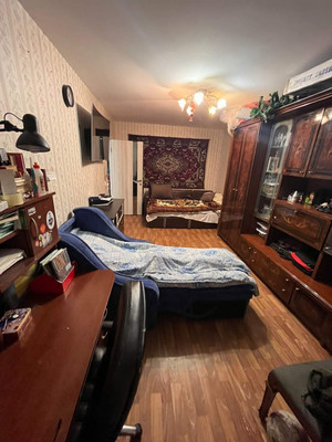 Продам трехкомнатную (3-комн.) квартиру, Октябрьская ул, 2, Тельмана п