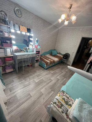 Продам трехкомнатную (3-комн.) квартиру, Октябрьская ул, 2, Тельмана п