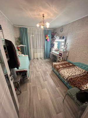 Продам трехкомнатную (3-комн.) квартиру, Октябрьская ул, 2, Тельмана п