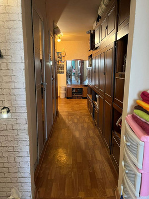 Продам трехкомнатную (3-комн.) квартиру, Октябрьская ул, 2, Тельмана п