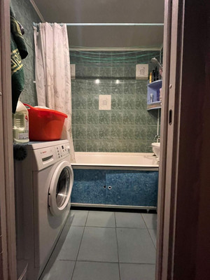 Продам трехкомнатную (3-комн.) квартиру, Октябрьская ул, 2, Тельмана п
