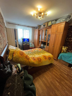 Продам трехкомнатную (3-комн.) квартиру, Октябрьская ул, 2, Тельмана п