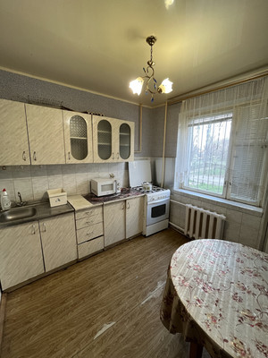 Продам двухкомнатную (2-комн.) квартиру, Маршала Кошевого ул, 36, Волгодонск г