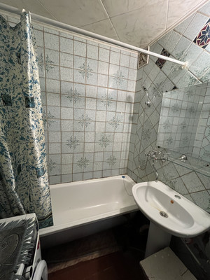 Продам двухкомнатную (2-комн.) квартиру, Маршала Кошевого ул, 36, Волгодонск г