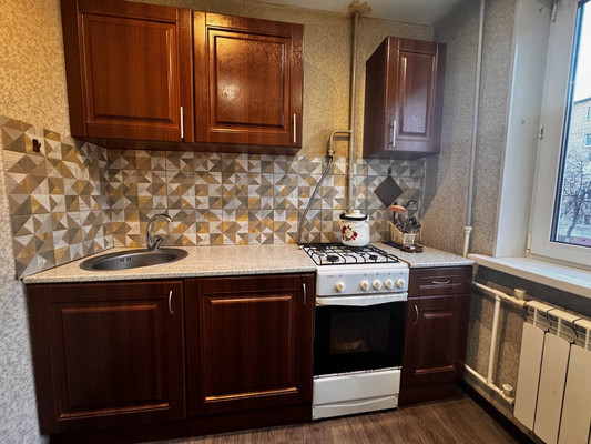 Продам трехкомнатную (3-комн.) квартиру, Матросова ул, 8, Старая Купавна г