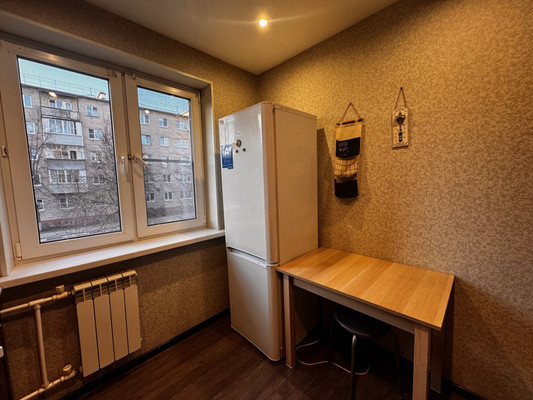 Продам трехкомнатную (3-комн.) квартиру, Матросова ул, 8, Старая Купавна г
