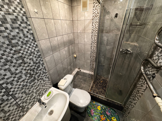Продам трехкомнатную (3-комн.) квартиру, Матросова ул, 8, Старая Купавна г