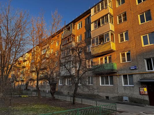 Продам трехкомнатную (3-комн.) квартиру, Матросова ул, 8, Старая Купавна г