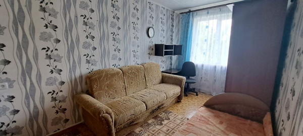 Продам трехкомнатную (3-комн.) квартиру, Железнодорожная ул, 4, Армянск г
