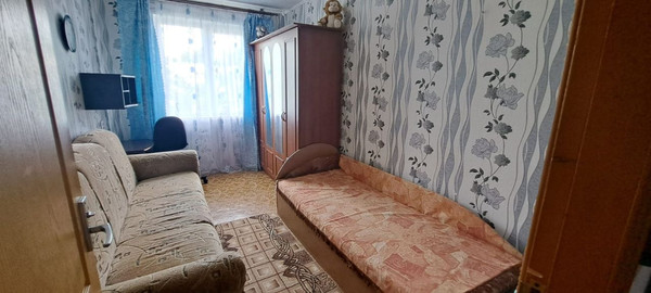 Продам трехкомнатную (3-комн.) квартиру, Железнодорожная ул, 4, Армянск г