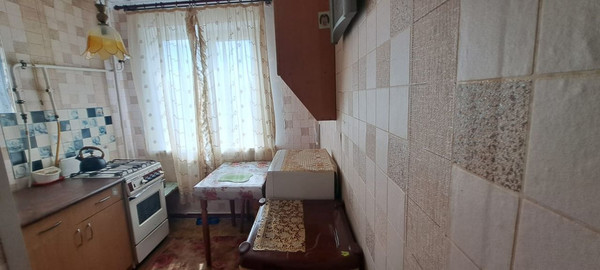 Продам трехкомнатную (3-комн.) квартиру, Железнодорожная ул, 4, Армянск г