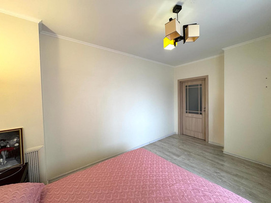 Продам трехкомнатную (3-комн.) квартиру, Комарова б-р, 16/5, Ростов-на-Дону г