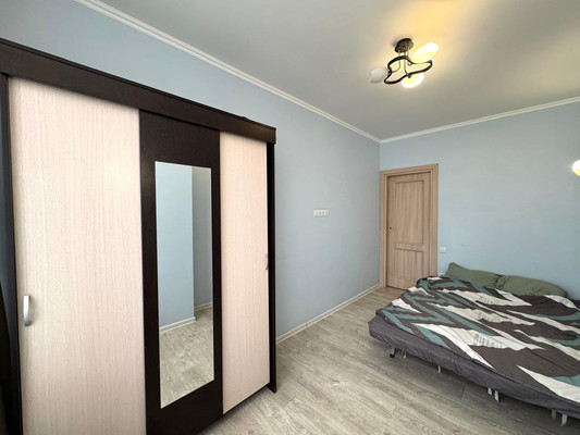 Продам трехкомнатную (3-комн.) квартиру, Комарова б-р, 16/5, Ростов-на-Дону г