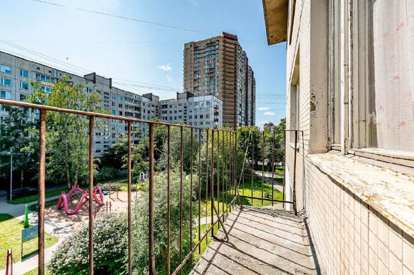 Продам трехкомнатную (3-комн.) квартиру, Демьяна Бедного ул, 2к2, Санкт-Петербург г