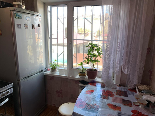 Продам трехкомнатную (3-комн.) квартиру, Щедрина ул, 38, Иркутск г