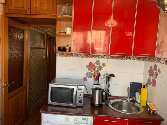 Продам трехкомнатную (3-комн.) квартиру, Щедрина ул, 38, Иркутск г
