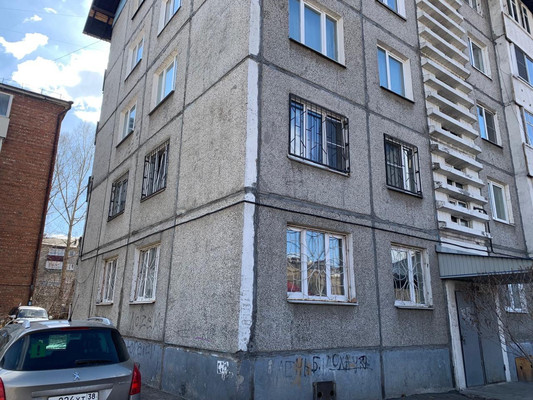 Продам трехкомнатную (3-комн.) квартиру, Щедрина ул, 38, Иркутск г