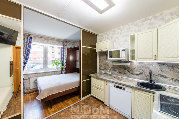 Продам однокомнатную (1-комн.) квартиру, Школьная ул, 6к1, Бугры п