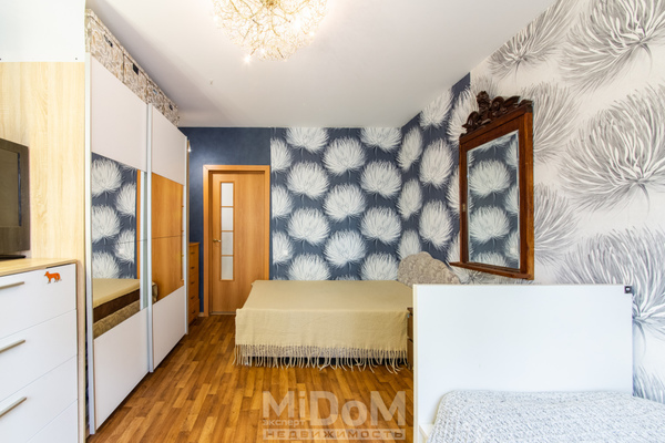 Продам однокомнатную (1-комн.) квартиру, Школьная ул, 6к1, Бугры п