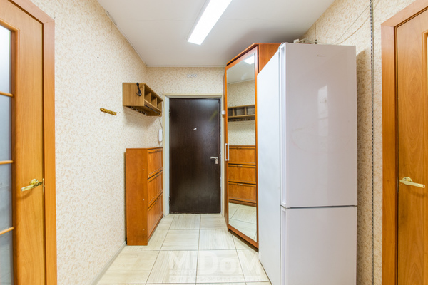 Продам однокомнатную (1-комн.) квартиру, Школьная ул, 6к1, Бугры п