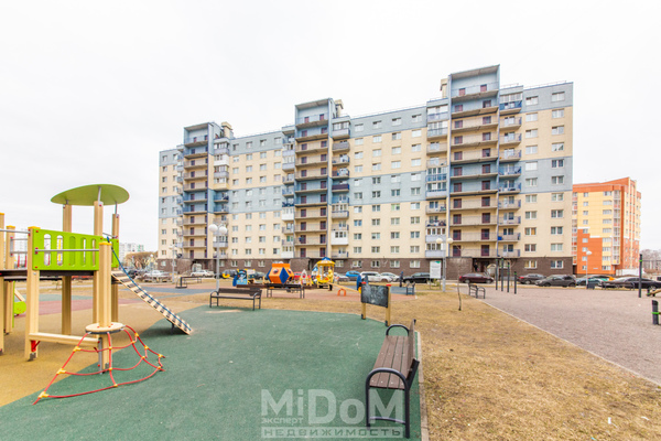 Продам однокомнатную (1-комн.) квартиру, Школьная ул, 6к1, Бугры п