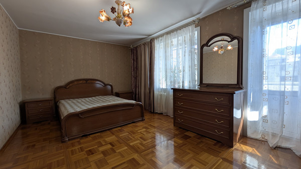 Продам многокомнатную квартиру, Профсоюзная ул, 6д, Иркутск г