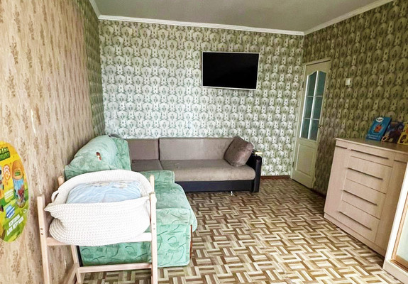 Продам однокомнатную (1-комн.) квартиру, Альпинистов ул, 6, Симферополь г