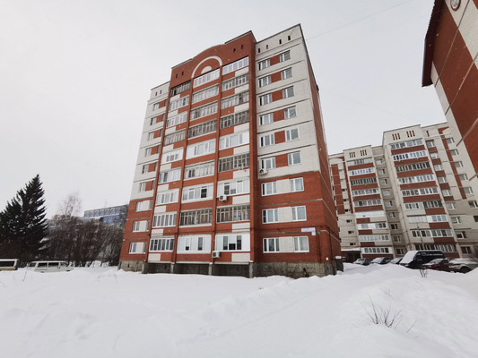 Продам двухкомнатную (2-комн.) квартиру, Сысольское ш, 72/2, Сыктывкар г