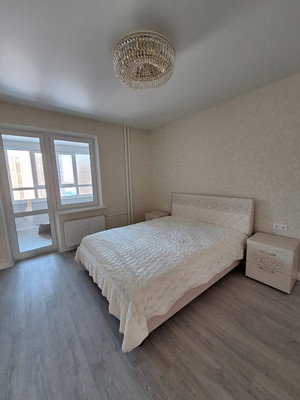Продам трехкомнатную (3-комн.) квартиру, Альберта Камалеева пр-кт, 32кб, Казань г