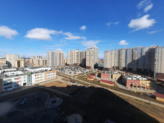 Продам трехкомнатную (3-комн.) квартиру, Альберта Камалеева пр-кт, 32кб, Казань г