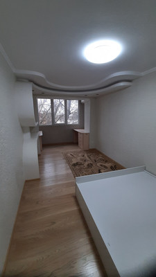 Продам двухкомнатную (2-комн.) квартиру, Курортная ул, 15, Саки г