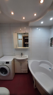 Продам двухкомнатную (2-комн.) квартиру, Курортная ул, 15, Саки г