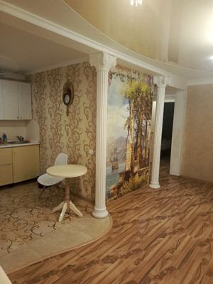 Продам трехкомнатную (3-комн.) квартиру, 60 лет Октября ул, 11, Симферополь г