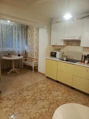 Продам трехкомнатную (3-комн.) квартиру, 60 лет Октября ул, 11, Симферополь г