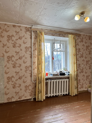 Продам двухкомнатную (2-комн.) квартиру, 35-й мкр, 10, Октябрьский г