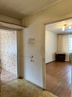 Продам двухкомнатную (2-комн.) квартиру, 35-й мкр, 10, Октябрьский г