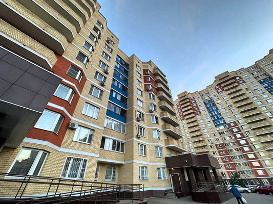 Продам трехкомнатную (3-комн.) квартиру, Лунная (Западный мкр.) ул, 31к1, Домодедово г