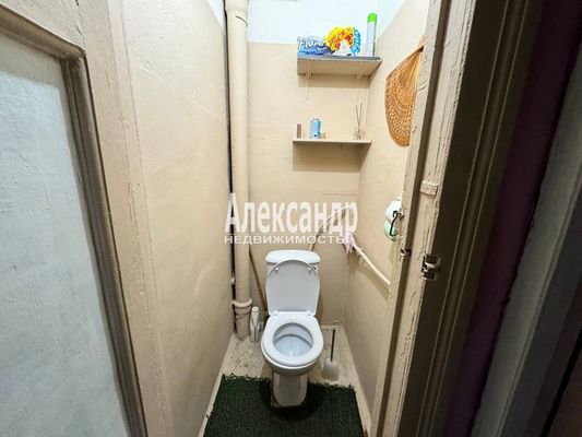 Продам комнату в 4-комн. квартире, Рыбацкая ул, 5, Санкт-Петербург г